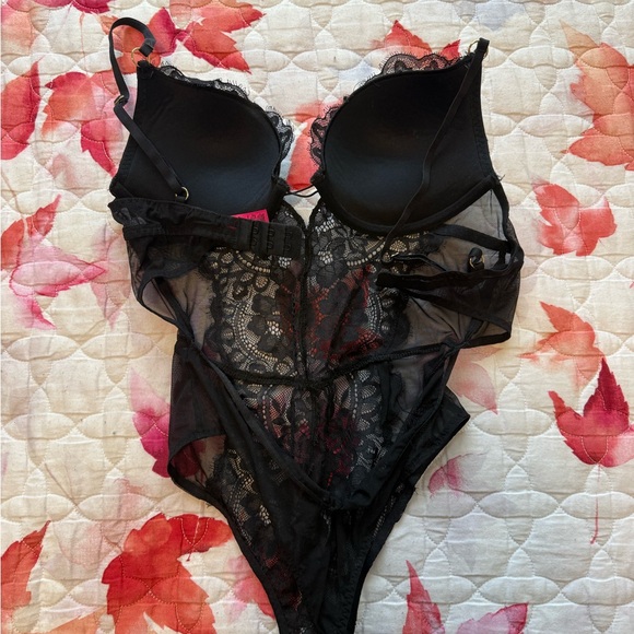 La SENZA Black Lace Bodysuit - Picture 2 of 3
